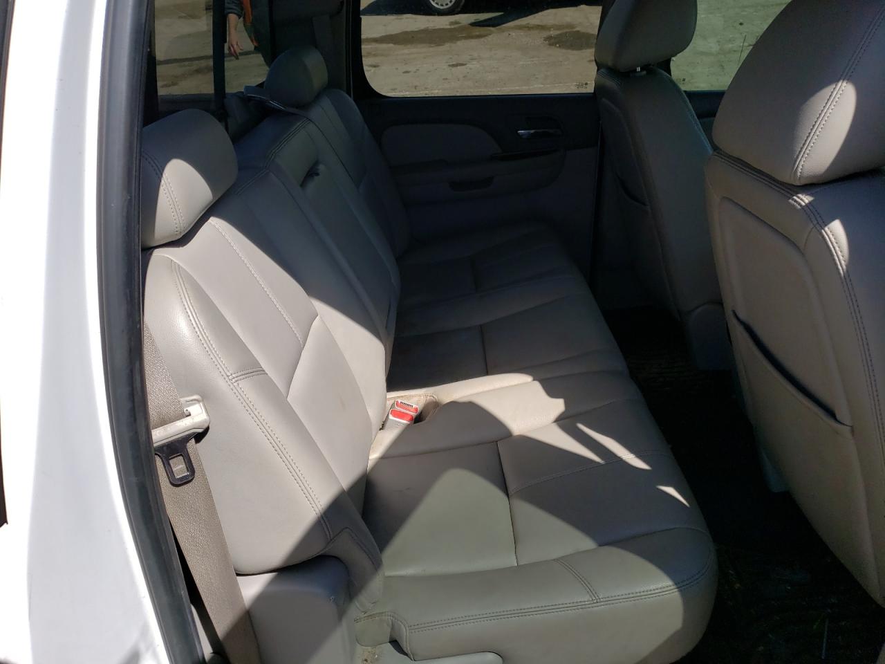 Photo 6 from auction – 2010 GMC SIERRA K25 with VIN 1GT4K1B60AF127557