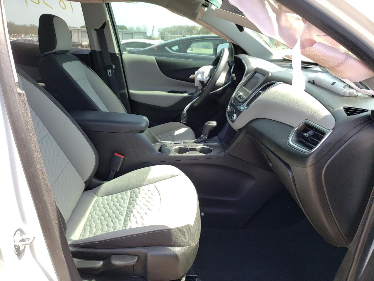 Photo 5 from auction – 2021 CHEVROLET EQUINOX LT with VIN 3GNAXKEV2MS134904