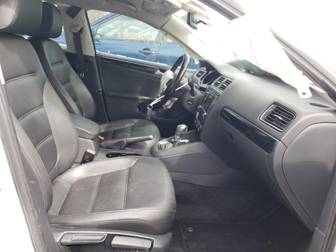 Photo 5 from auction – 2017 VOLKSWAGEN JETTA SEL with VIN 3VWL17AJ3HM342820