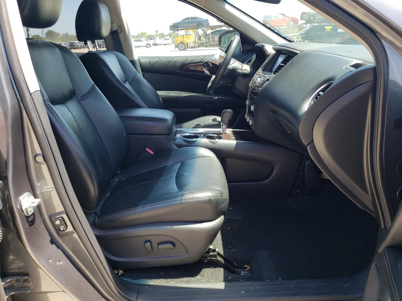 Photo 5 from auction – 2015 NISSAN PATHFINDER with VIN 5N1AR2MNXFC711283