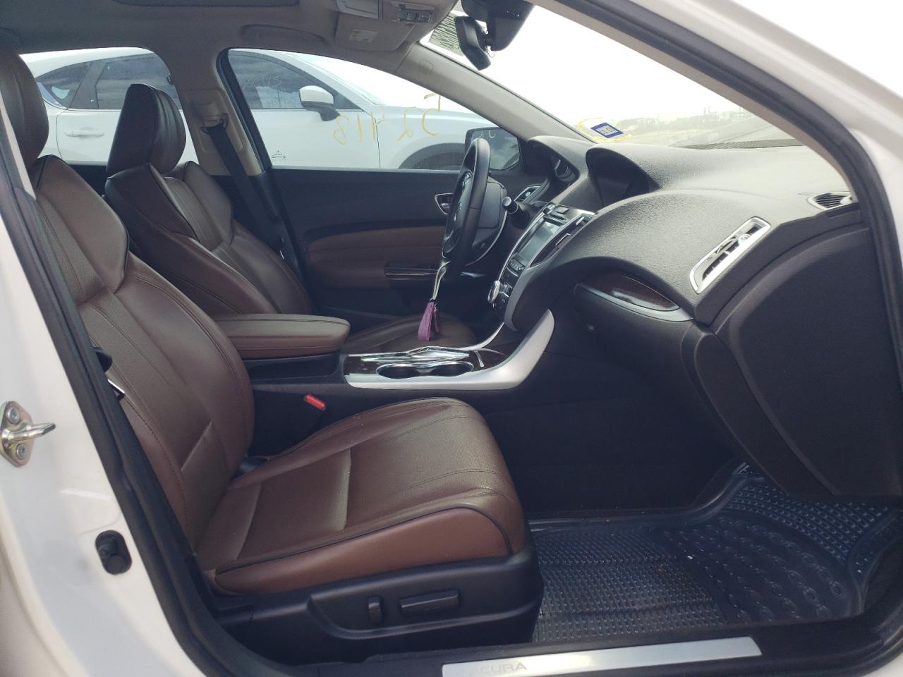 Photo 5 from auction – 2020 ACURA TLX TECHNO with VIN 19UUB2F4XLA001478