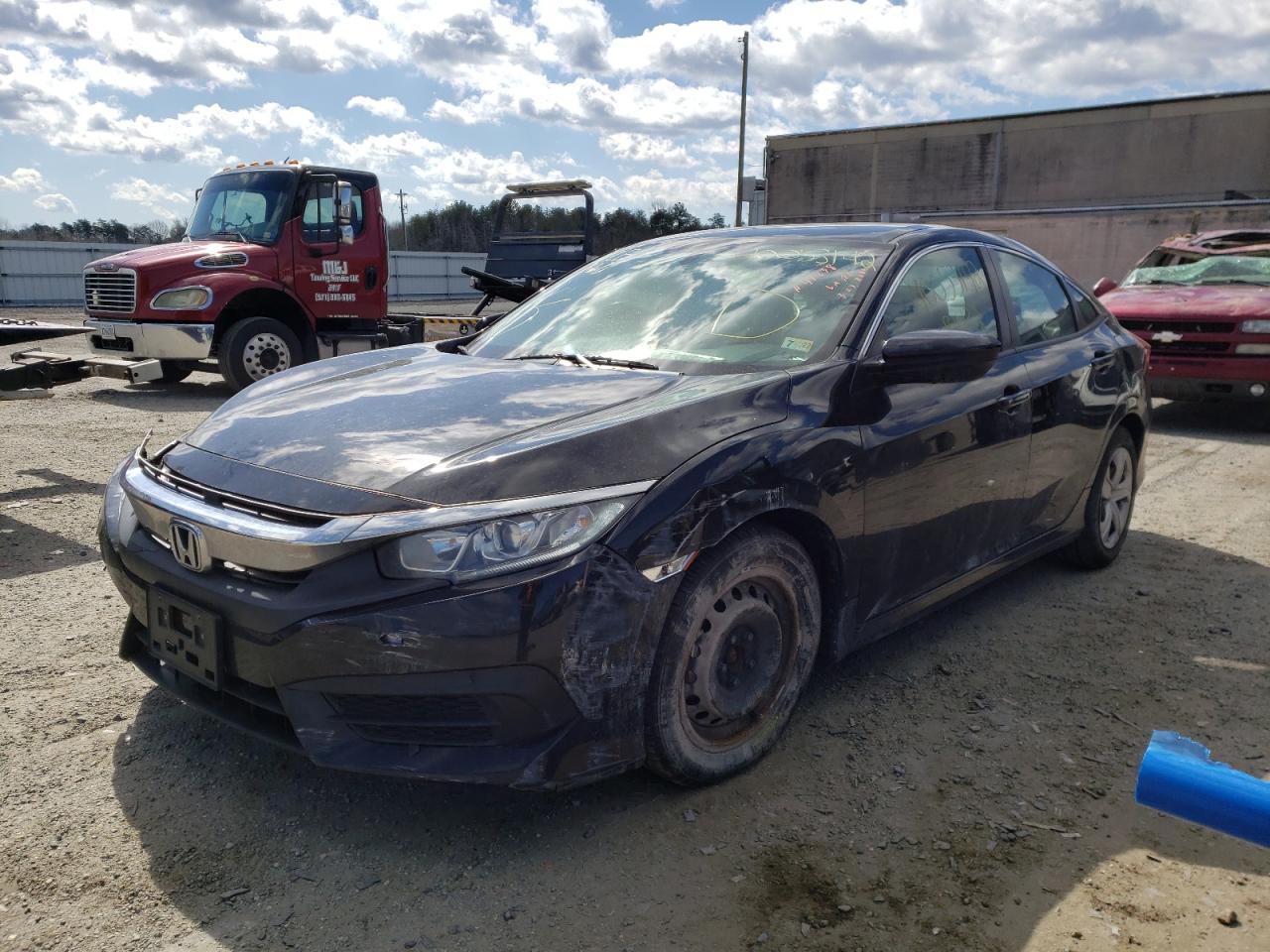 Photo 2 from auction – 2017 HONDA CIVIC LX with VIN 19XFC2F5XHE215372