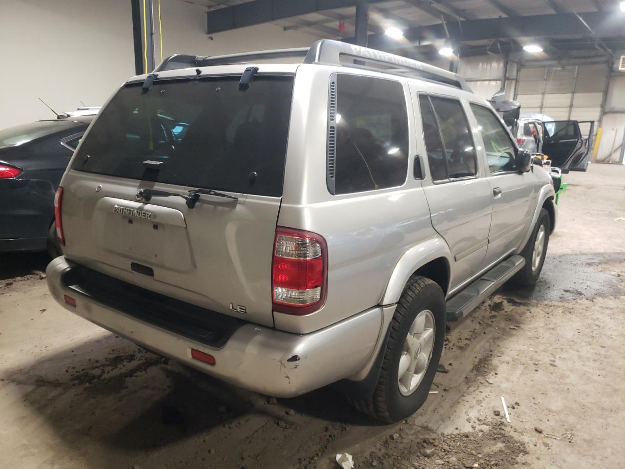 Photo 4 from auction – 2002 NISSAN PATHFINDER with VIN JN8DR09Y12W723859