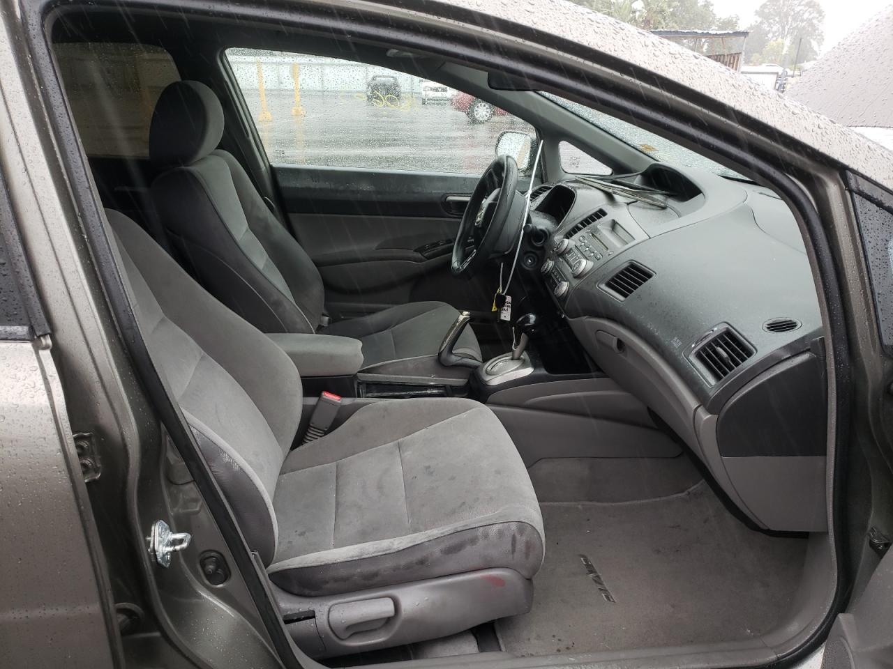 Photo 5 from auction – 2008 HONDA CIVIC LX with VIN 2HGFA16548H515673