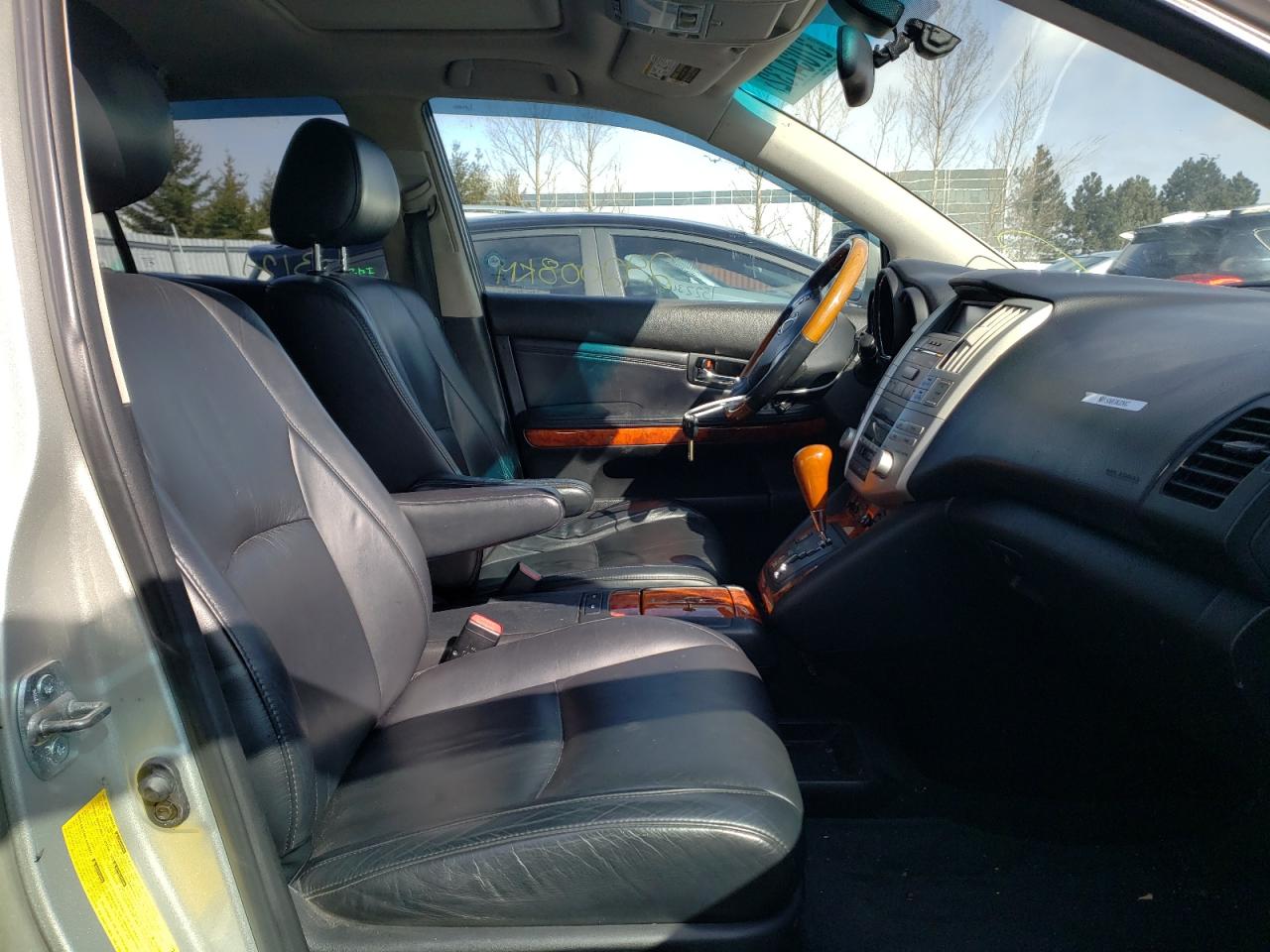 Photo 5 from auction – 2004 LEXUS RX 330 with VIN 2T2HA31U44C009102