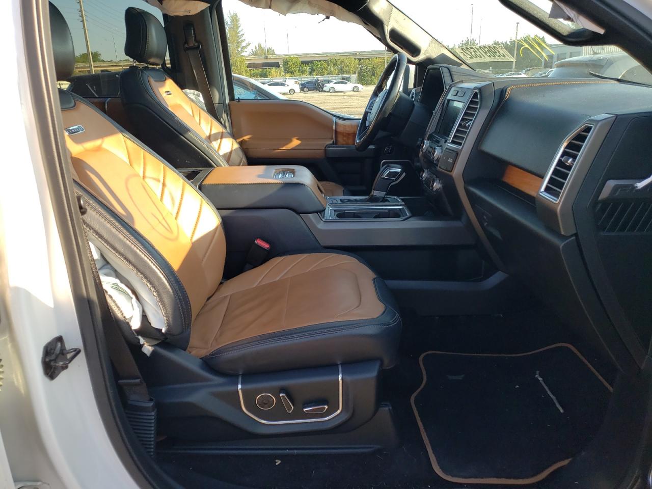 Photo 5 from auction – 2016 FORD F150 SUPER with VIN 1FTEW1EG2GFC19128