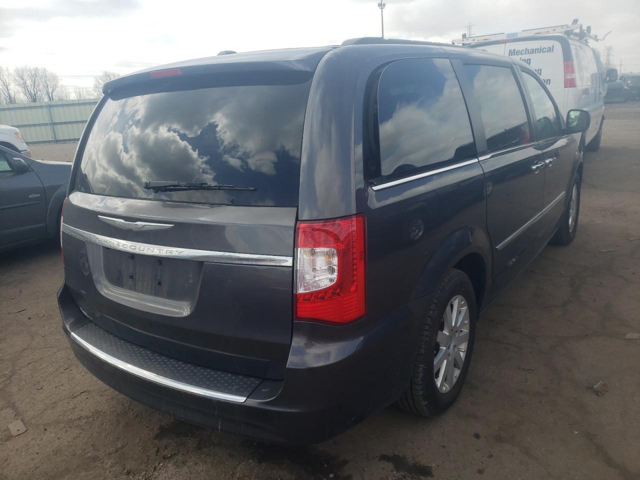 Photo 4 from auction – 2015 CHRYSLER TOWN & COU with VIN 2C4RC1BG3FR662393