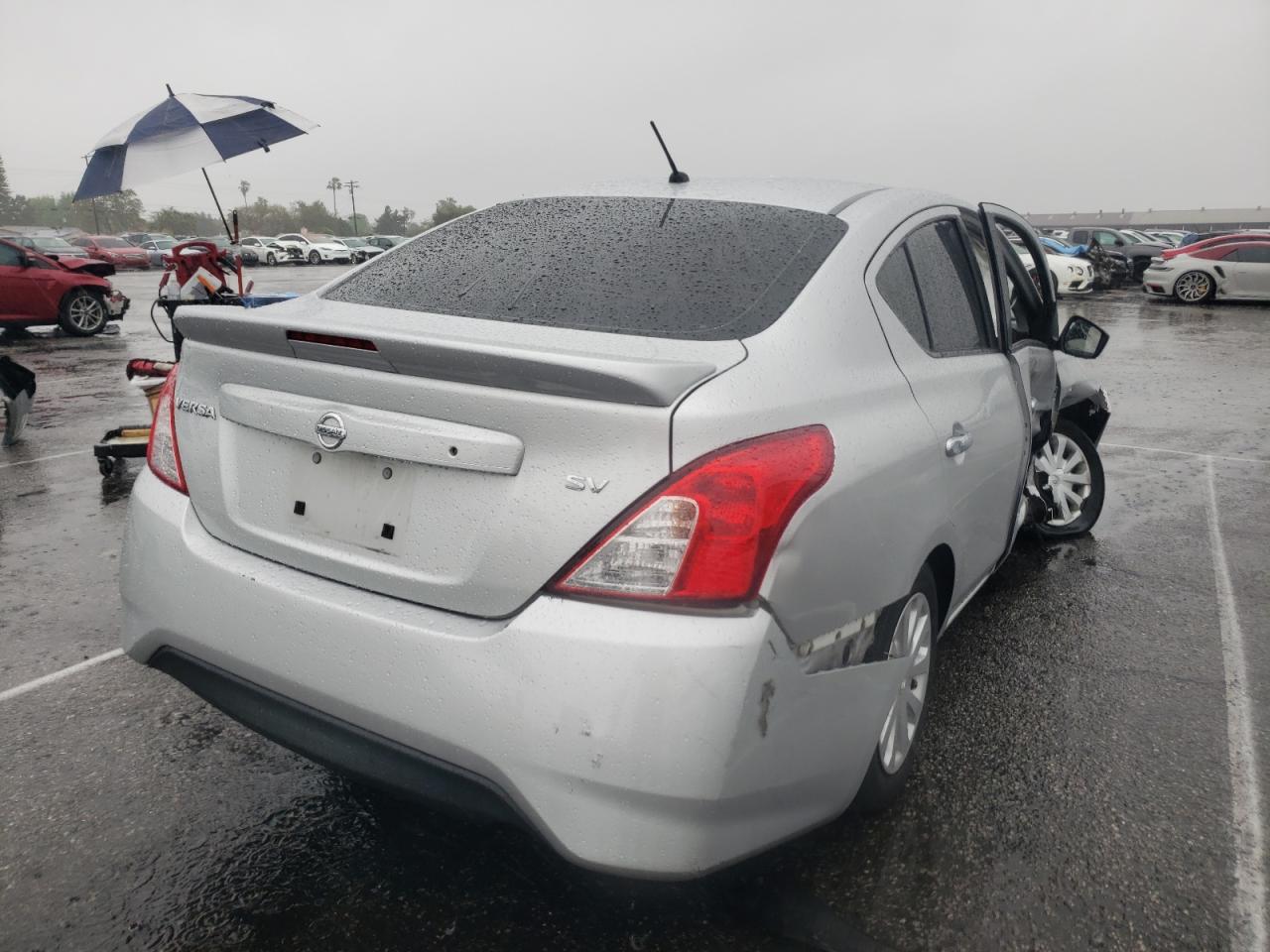 Photo 4 from auction – 2017 NISSAN VERSA S with VIN 3N1CN7AP8HK427419