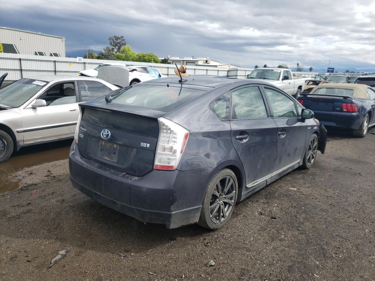 صورة رقم 4 من المزاد - 2011 TOYOTA PRIUS مع VIN JTDKN3DUXB0322561