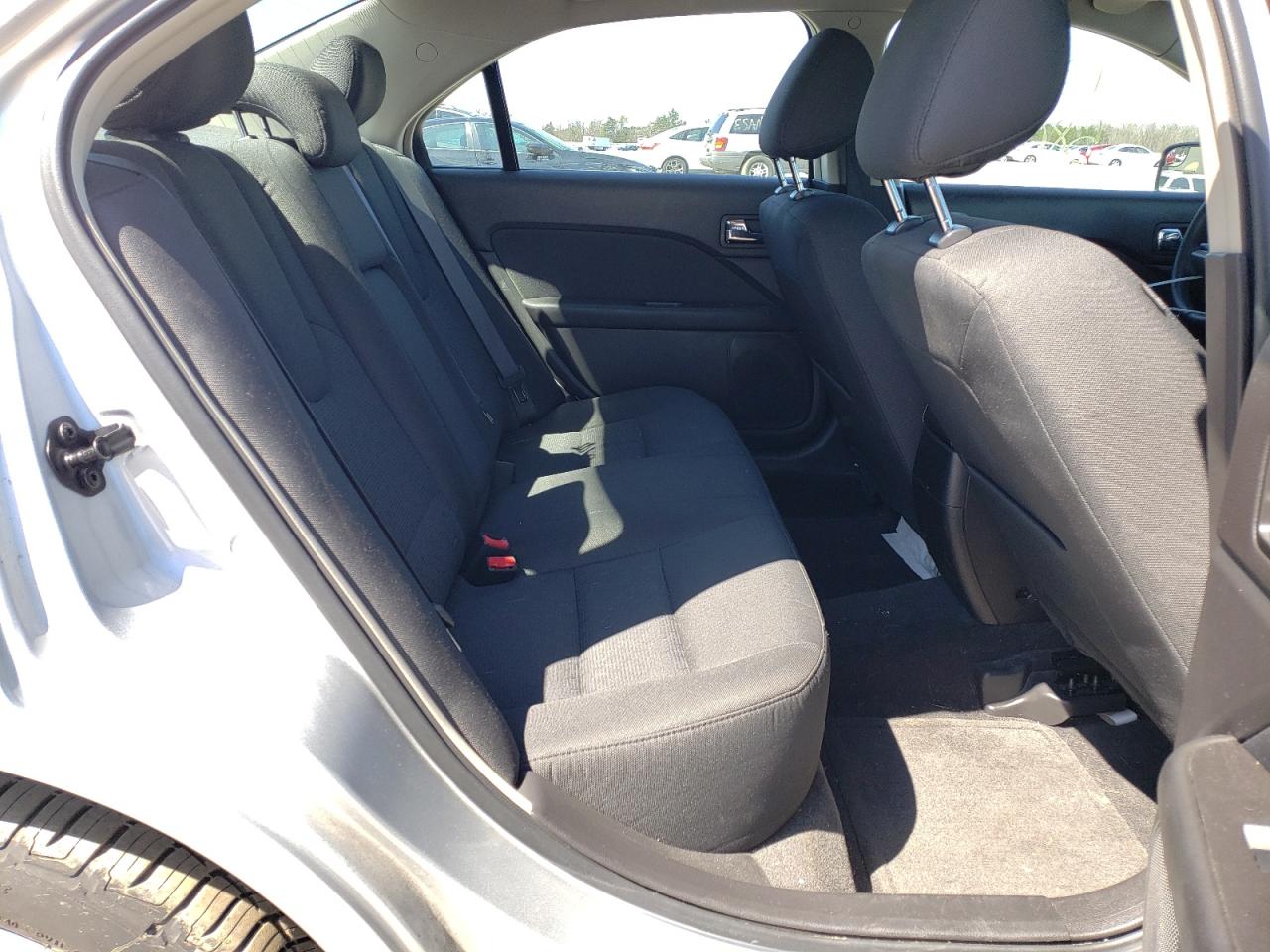Photo 6 from auction – 2011 FORD FUSION SE with VIN 3FAHP0HA5BR254615