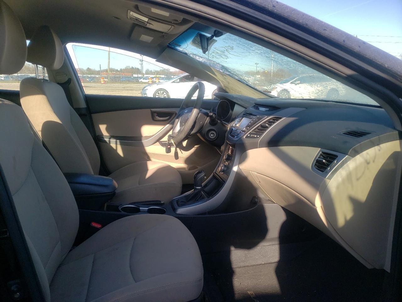 Photo 5 from auction – 2016 HYUNDAI ELANTRA SE with VIN KMHDH4AE3GU559830