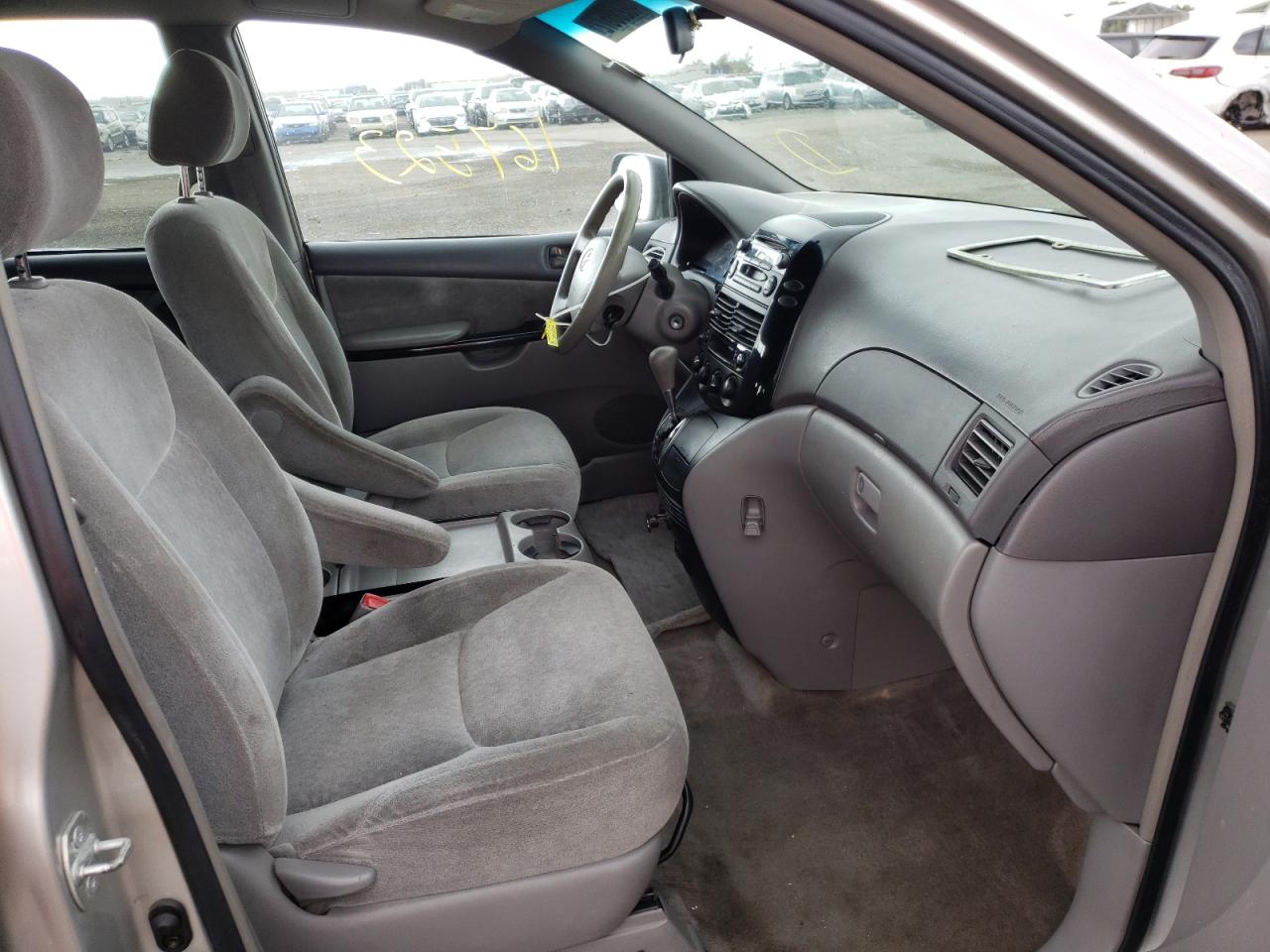 Photo 5 from auction – 2005 TOYOTA SIENNA CE with VIN 5TDZA23C85S244733