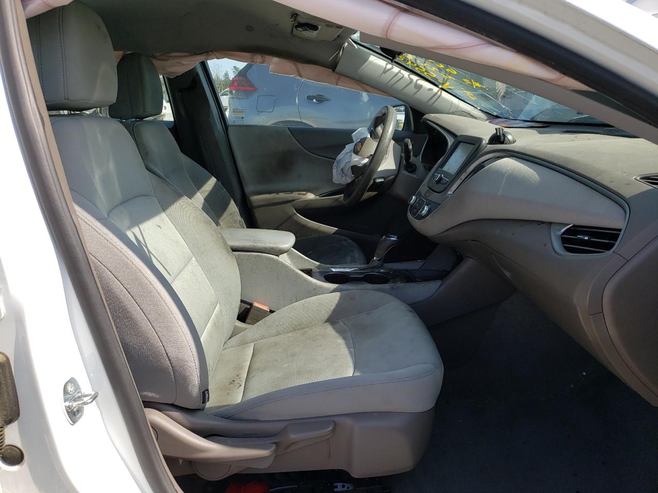 Photo 5 from auction – 2016 CHEVROLET MALIBU LS with VIN 1G1ZB5STXGF355540