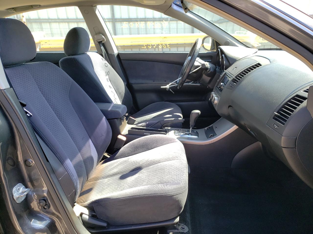 Photo 5 from auction – 2005 NISSAN ALTIMA S with VIN 1N4AL11D25C163151