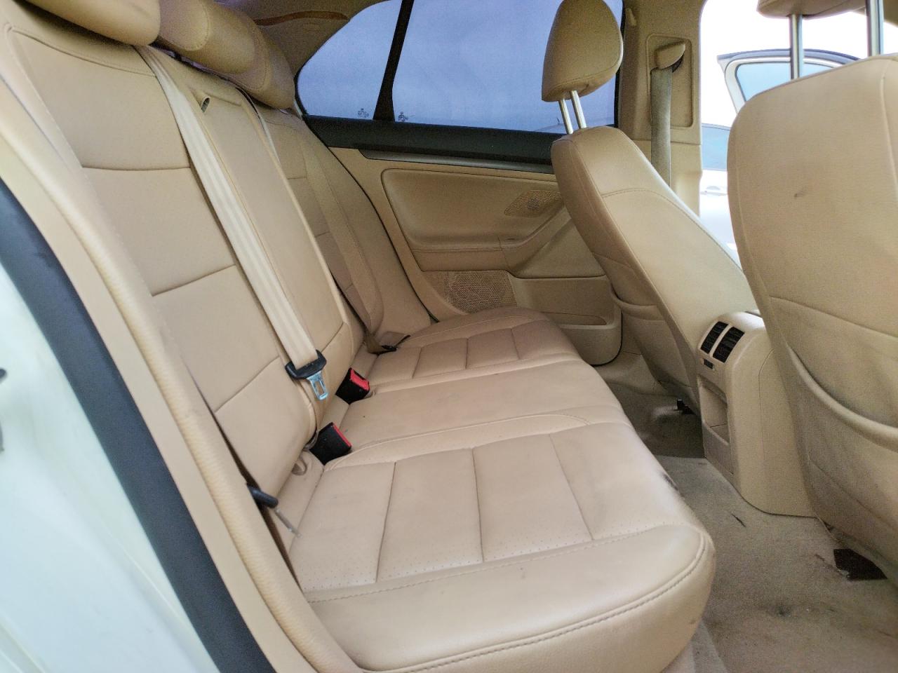 Photo 6 from auction – 2007 VOLKSWAGEN JETTA WOLF with VIN 3VWEF71KX7M155706