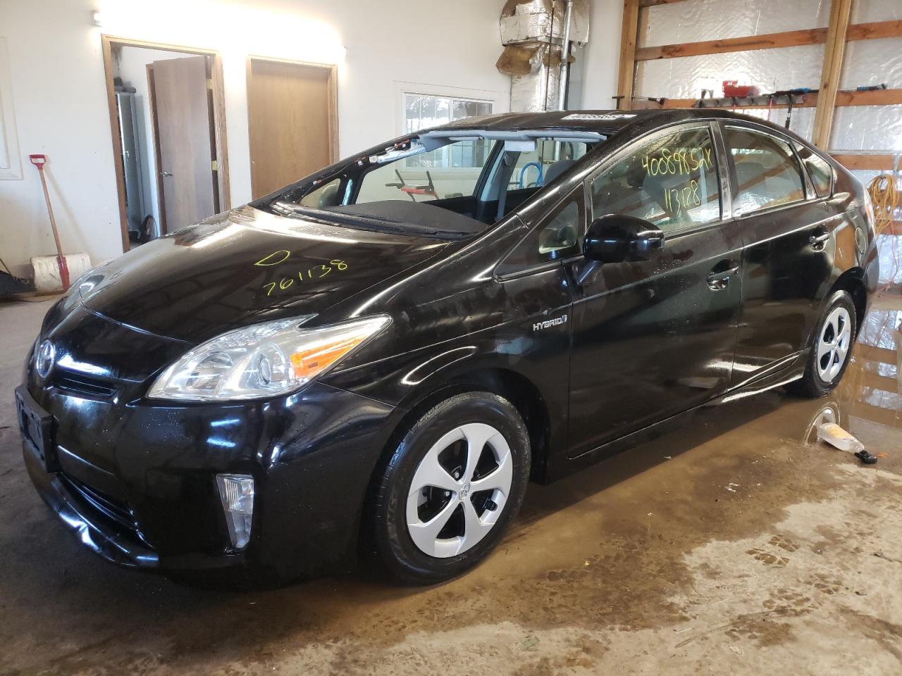 Photo 2 from auction – 2014 TOYOTA PRIUS with VIN JTDKN3DU4E1761138