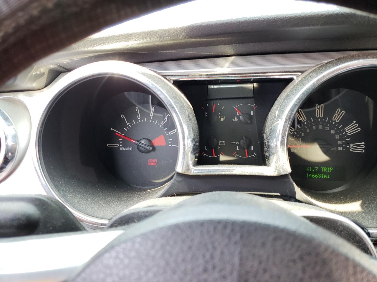 Photo 8 from auction – 2005 FORD MUSTANG with VIN 1ZVFT80N255225880