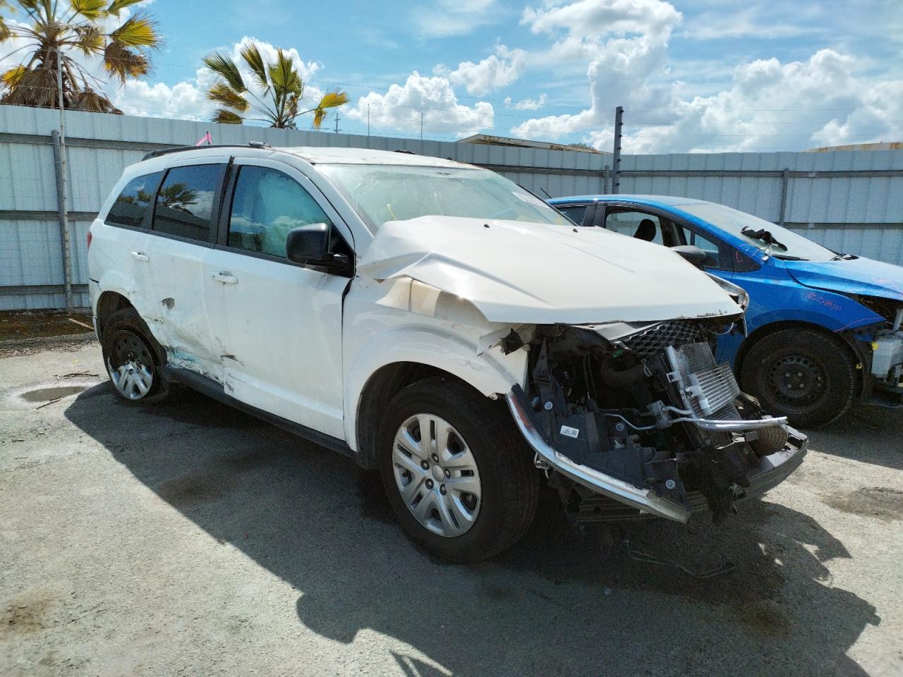 DODGE JOURNEY SE 2019 with VIN 3C4PDCAB8KT856785 - Photo from auction