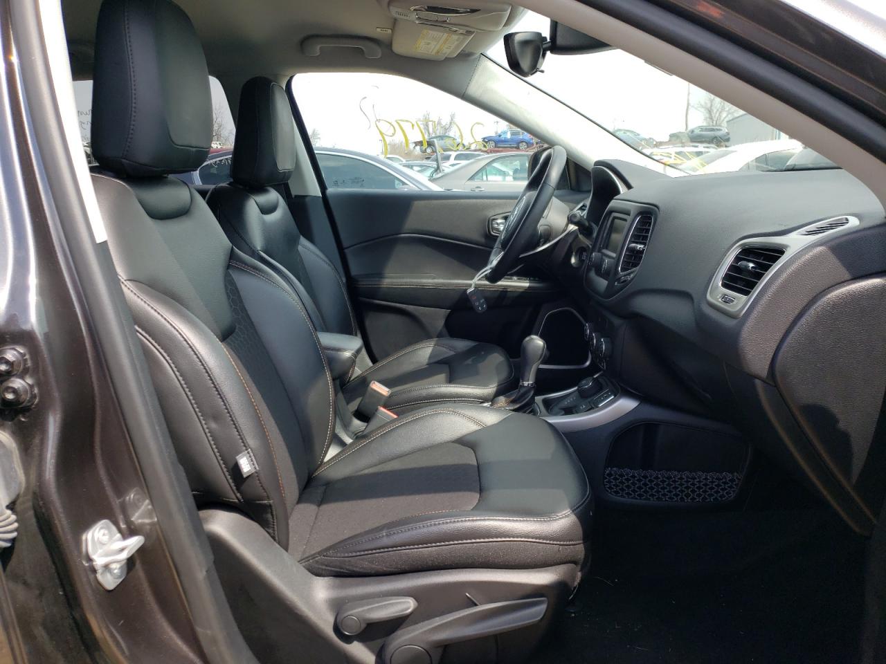 Фото 5 с аукциона – 2018 JEEP COMPASS LA с VIN 3C4NJDBB6JT185555