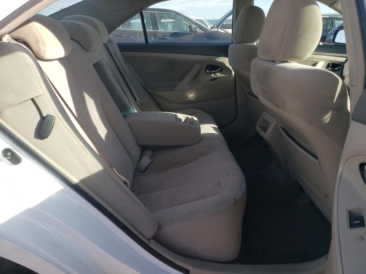 Photo 6 from auction – 2010 TOYOTA CAMRY BASE with VIN 4T4BF3EK5AR026639