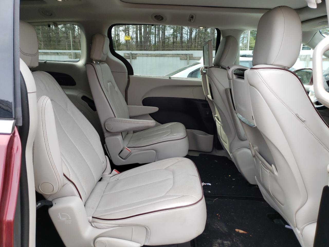 Photo 6 from auction – 2017 CHRYSLER PACIFICA L with VIN 2C4RC1GG0HR633249