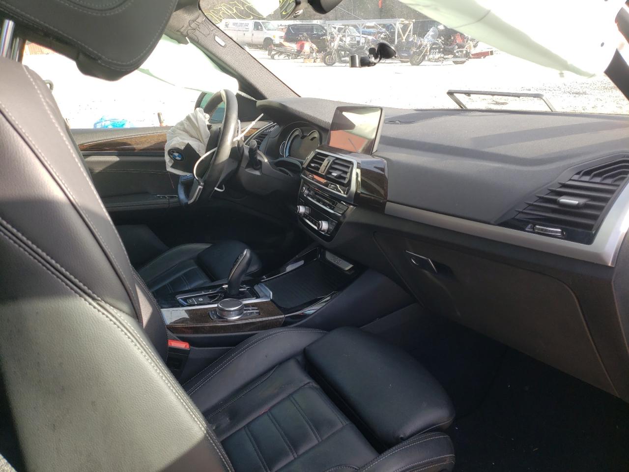 Photo 5 from auction – 2018 BMW X3 XDRIVE3 with VIN 5UXTR9C56JLD61538