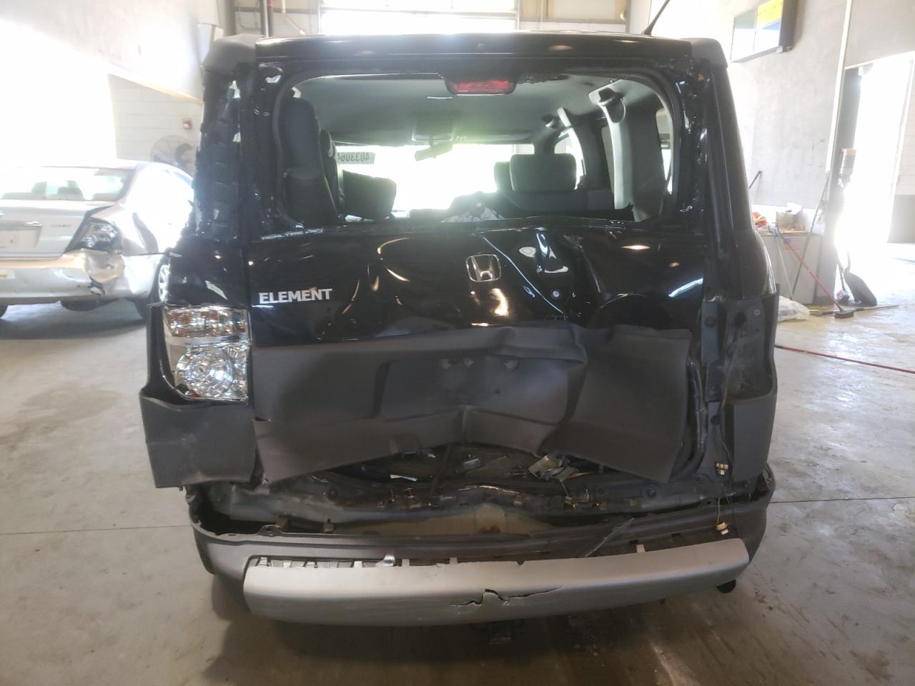 Photo 9 from auction – 2003 HONDA ELEMENT EX with VIN 5J6YH28583L015821