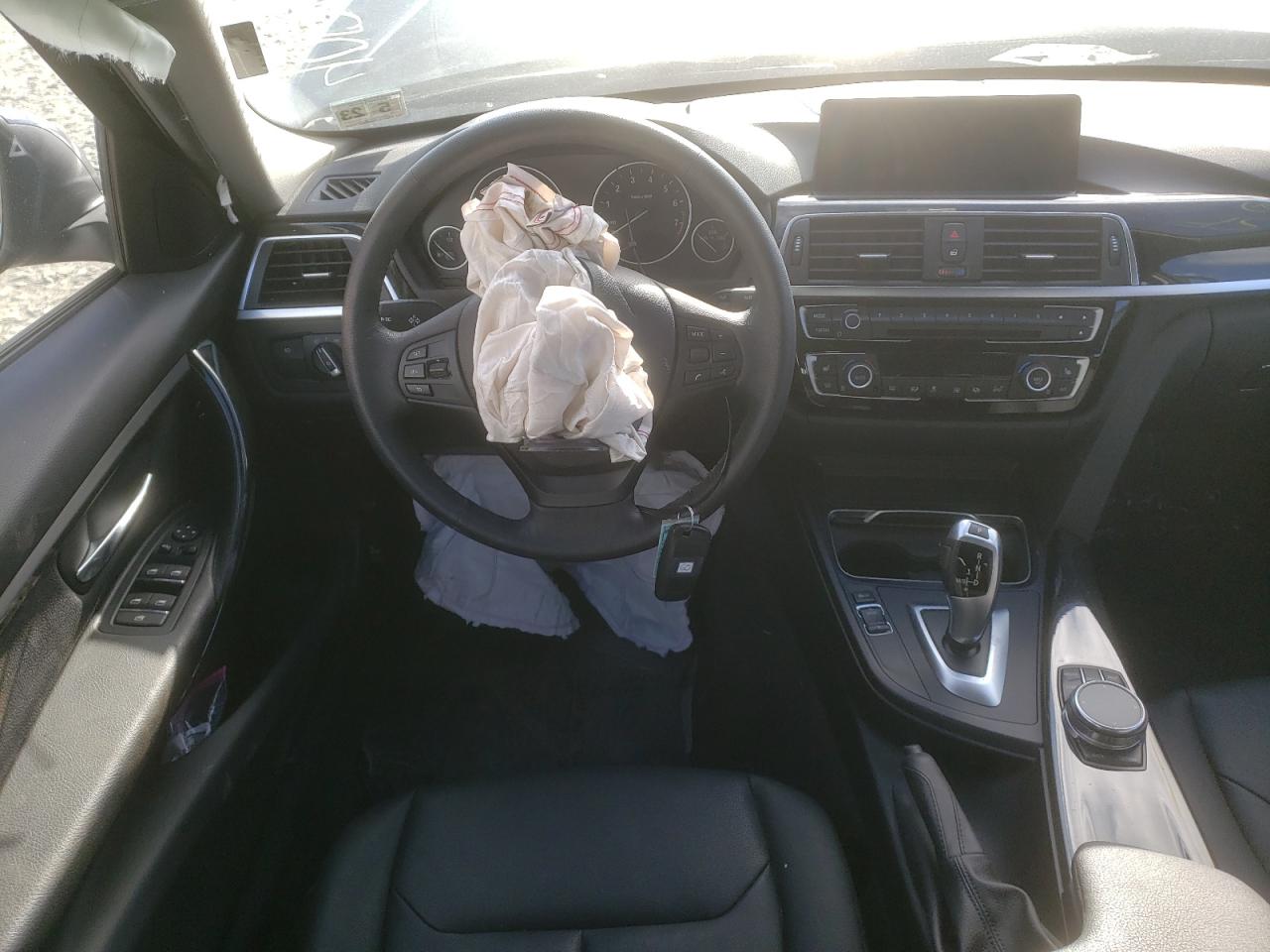 Photo 9 from auction – 2018 BMW 320 XI with VIN WBA8A3C53JA505449