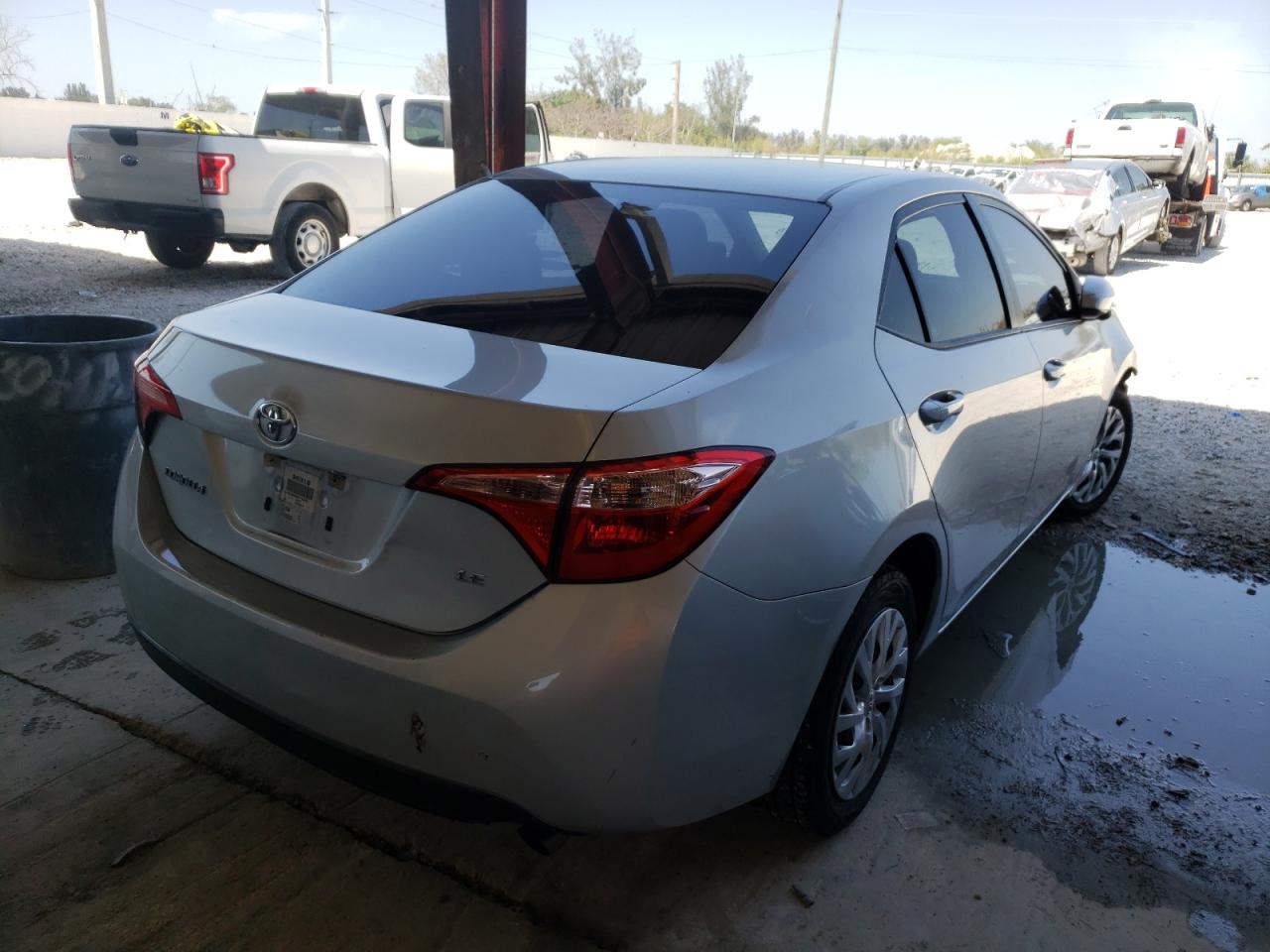 Photo 4 from auction – 2017 TOYOTA COROLLA L with VIN 5YFBURHE9HP730380