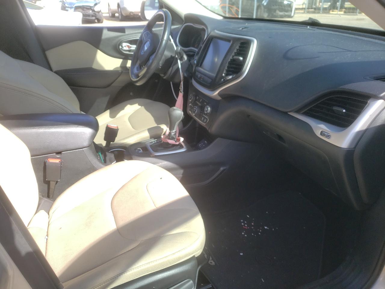 Photo 5 from auction – 2015 JEEP CHEROKEE L with VIN 1C4PJLCB2FW597393