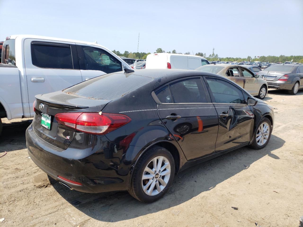 Photo 4 from auction – 2017 KIA FORTE LX with VIN 3KPFL4A7XHE013264