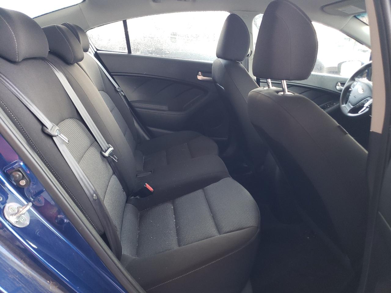 Photo 6 from auction – 2017 KIA FORTE LX with VIN 3KPFK4A7XHE101833