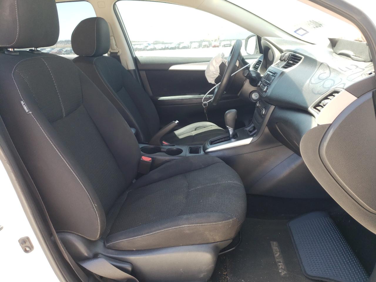 Photo 5 from auction – 2016 NISSAN SENTRA S with VIN 3N1AB7AP9GY282497