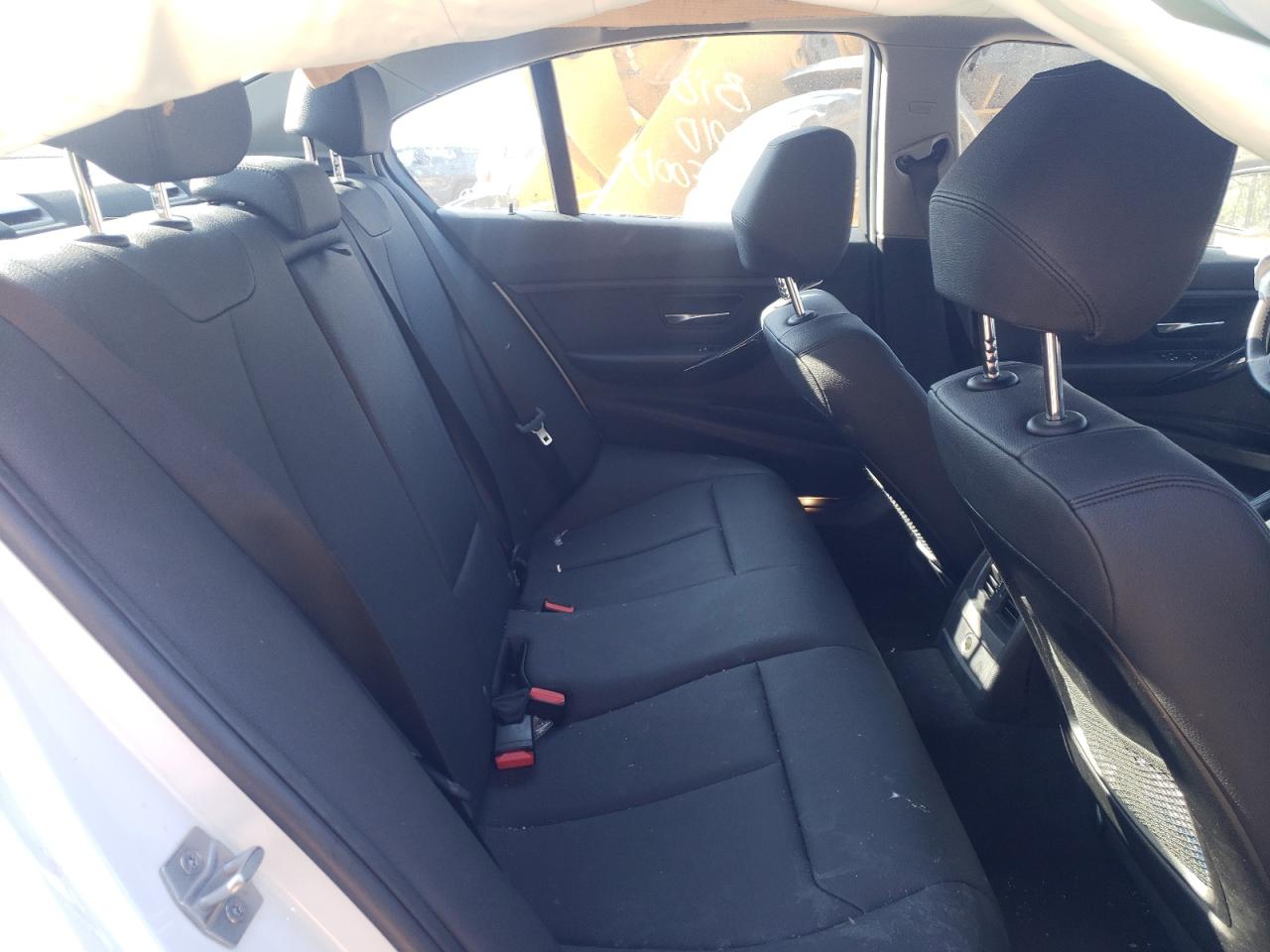 Zdjęcie 6 z aukcji – 2018 BMW 320 I z VIN WBA8E1G52JNU93600