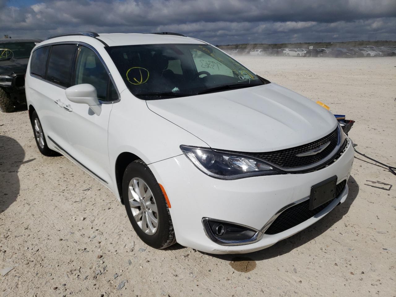 CHRYSLER PACIFICA T 2019 with VIN 2C4RC1BG5KR673275 - Photo from auction