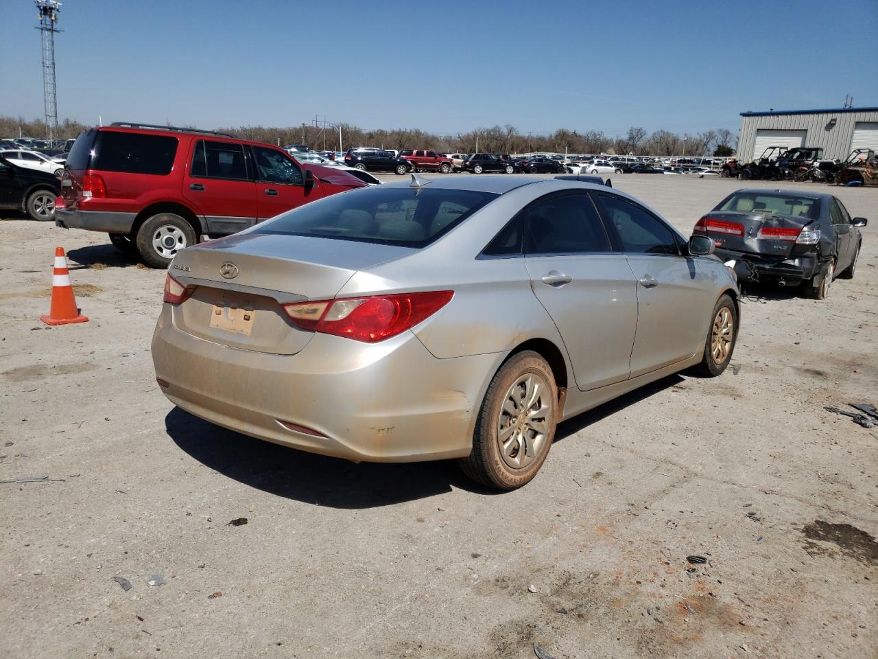 Photo 4 from auction – 2011 HYUNDAI SONATA GLS with VIN 5NPEB4AC2BH037802