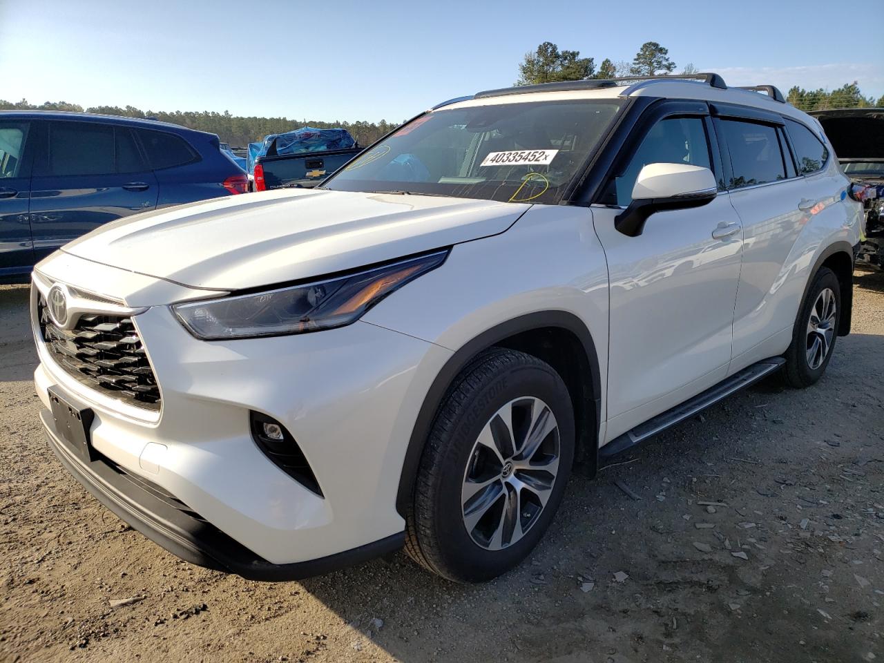 Photo 2 from auction – 2021 TOYOTA HIGHLANDER with VIN 5TDGZRAH2MS076769