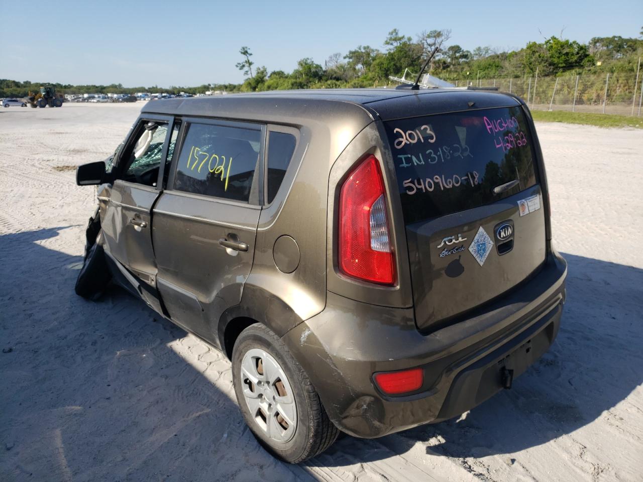 Photo 3 from auction – 2013 KIA SOUL with VIN KNDJT2A53D7540960