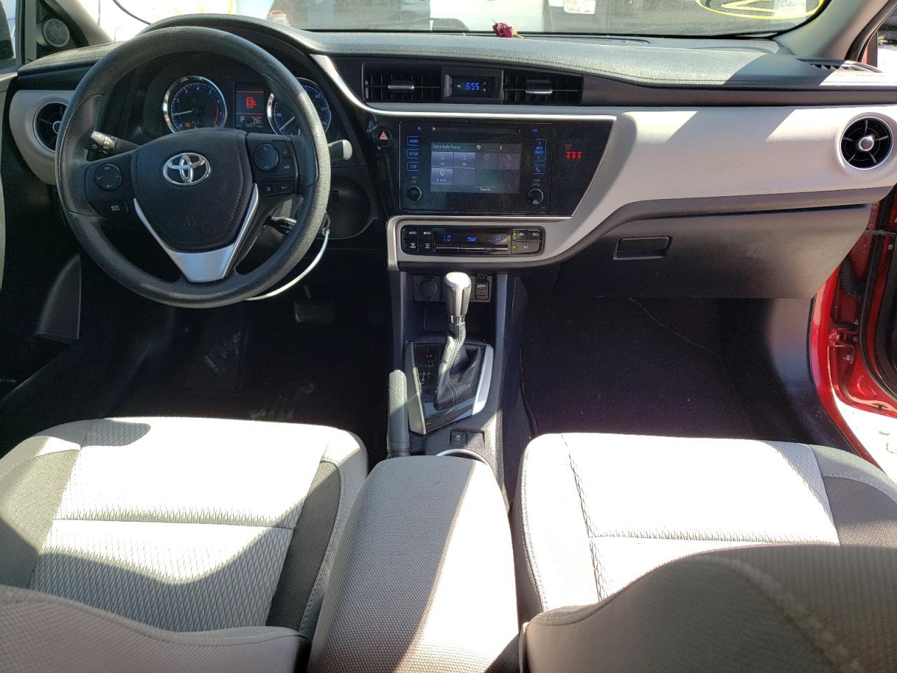 Photo 9 from auction – 2018 TOYOTA COROLLA L with VIN 2T1BURHE4JC964075