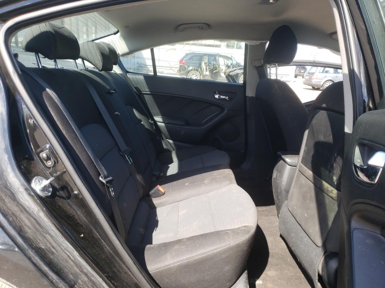 Photo 6 from auction – 2016 KIA FORTE LX with VIN KNAFX4A6XG5513962