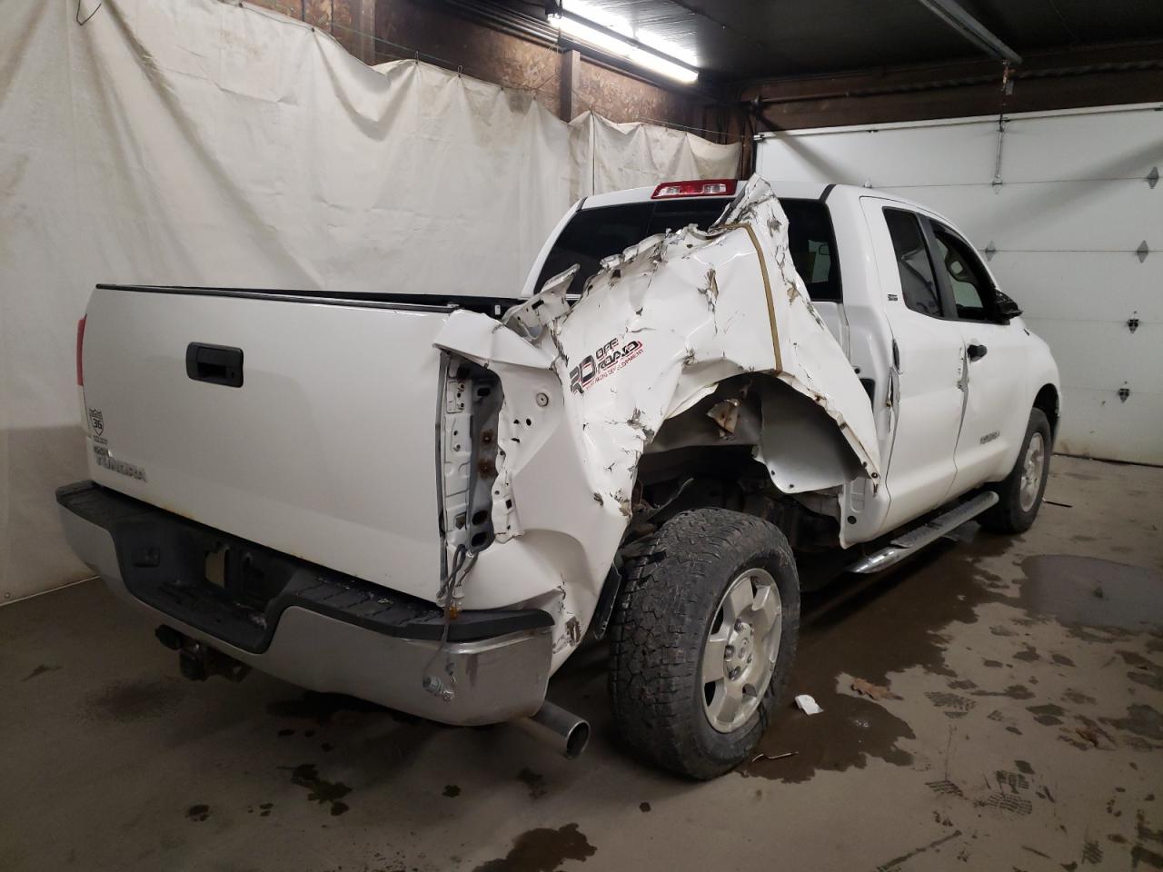 Photo 4 from auction – 2011 TOYOTA TUNDRA DOU with VIN 5TFUM5F12BX016696