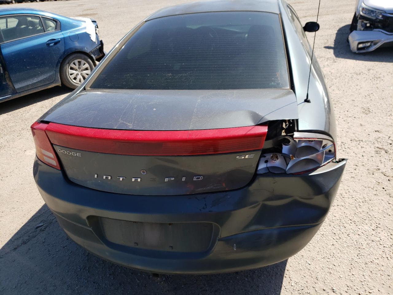 Photo 9 from auction – 2002 DODGE INTREPID S with VIN 2B3HD46R12H114240