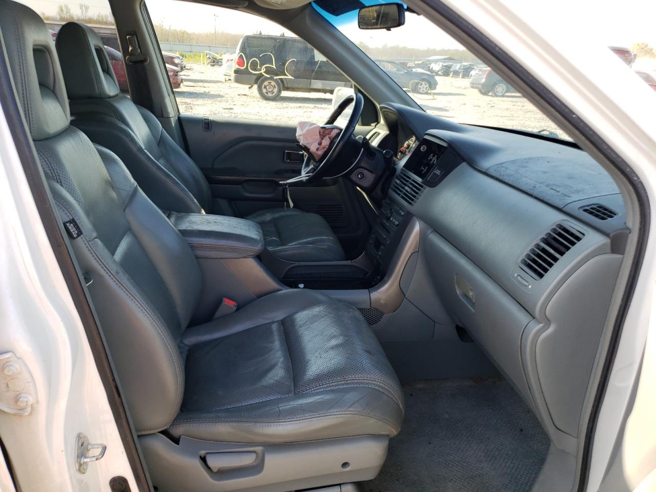 Photo 5 from auction – 2005 HONDA PILOT EXL with VIN 5FNYF18535B018296
