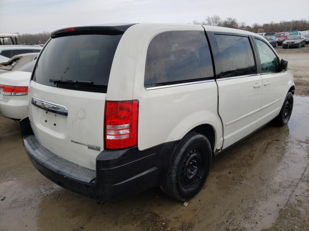 Photo 4 from auction – 2010 CHRYSLER TOWN & COU with VIN 2A4RR4DE8AR215041