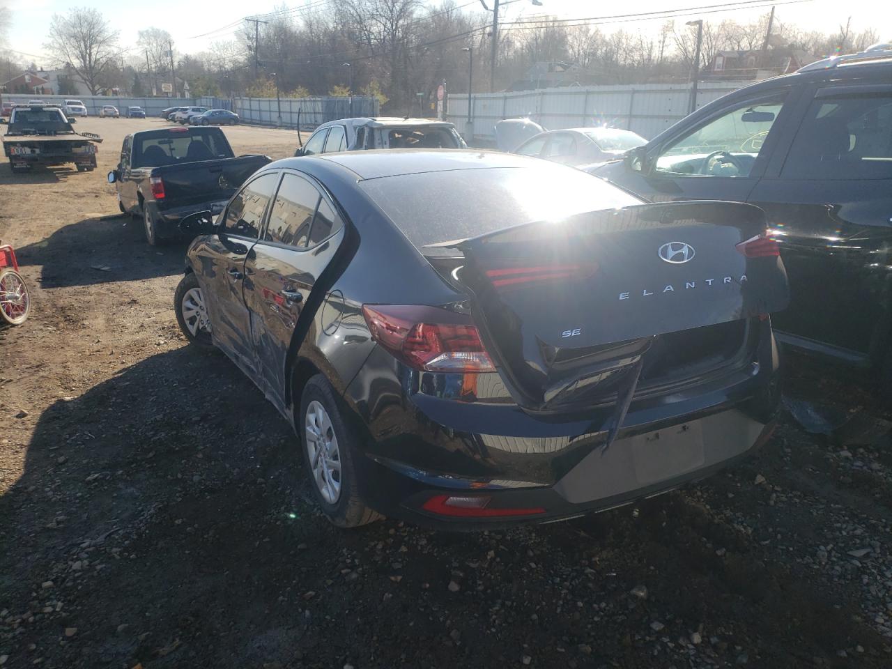 Photo 3 from auction – 2019 HYUNDAI ELANTRA SE with VIN 5NPD74LF3KH463549