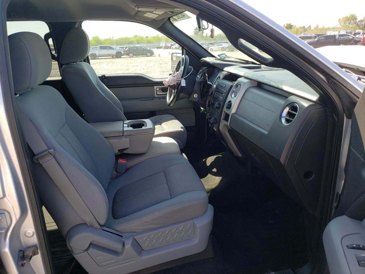 Photo 5 from auction – 2011 FORD F150 SUPER with VIN 1FTFW1CT5BFB83075