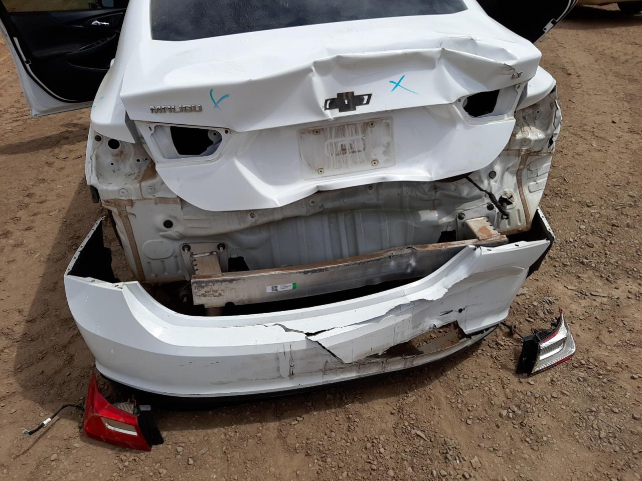 Photo 9 from auction – 2018 CHEVROLET MALIBU LT with VIN 1G1ZD5ST5JF261535