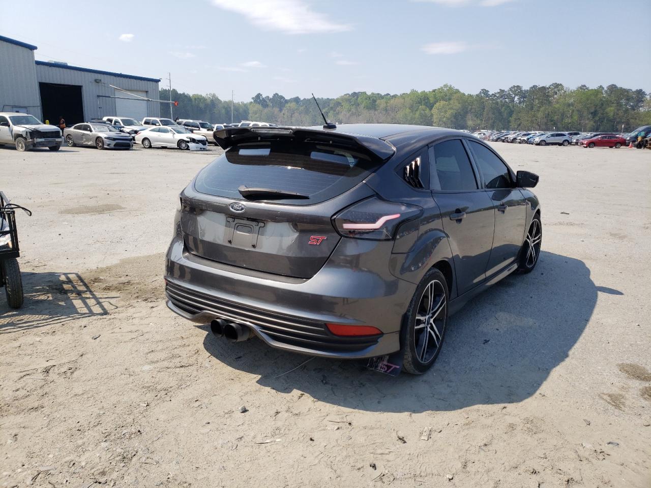 Photo 4 from auction – 2018 FORD FOCUS ST with VIN 1FADP3L95JL275569