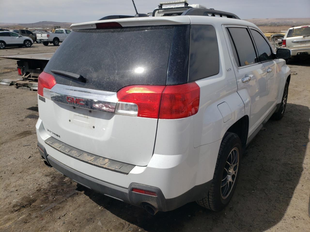 Photo 4 from auction – 2015 GMC TERRAIN SL with VIN 2GKFLSE38F6204162