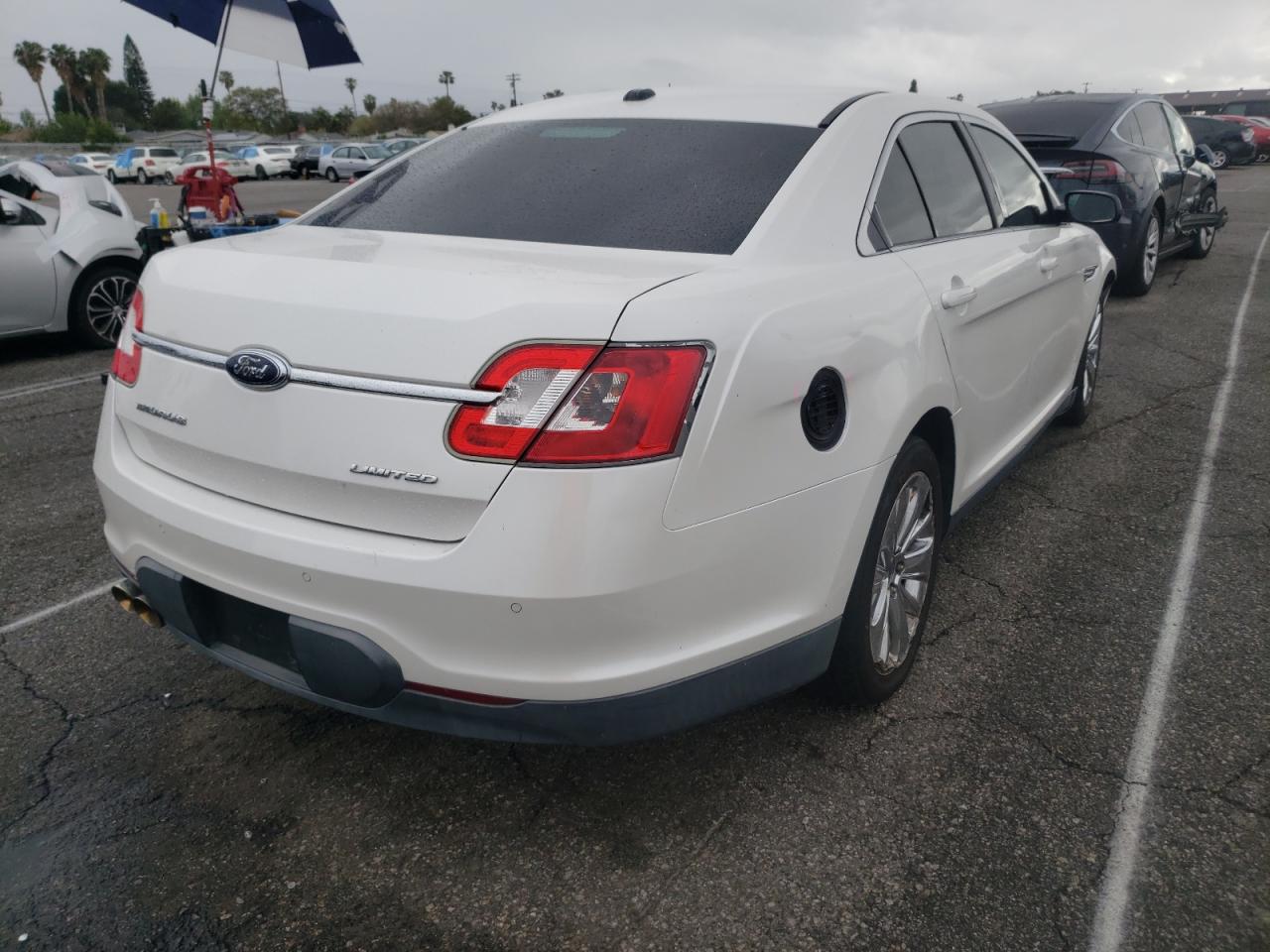 Photo 4 from auction – 2010 FORD TAURUS LIM with VIN 1FAHP2FW1AG107000